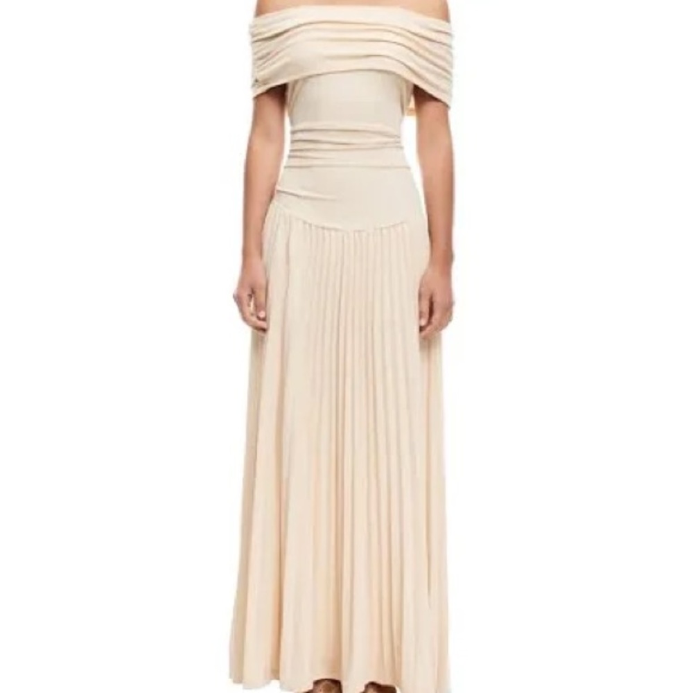 Lioness
Field Of Dreams Off-the-Shoulder Maxi Dress